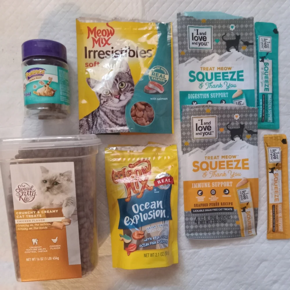Cat/kitten food